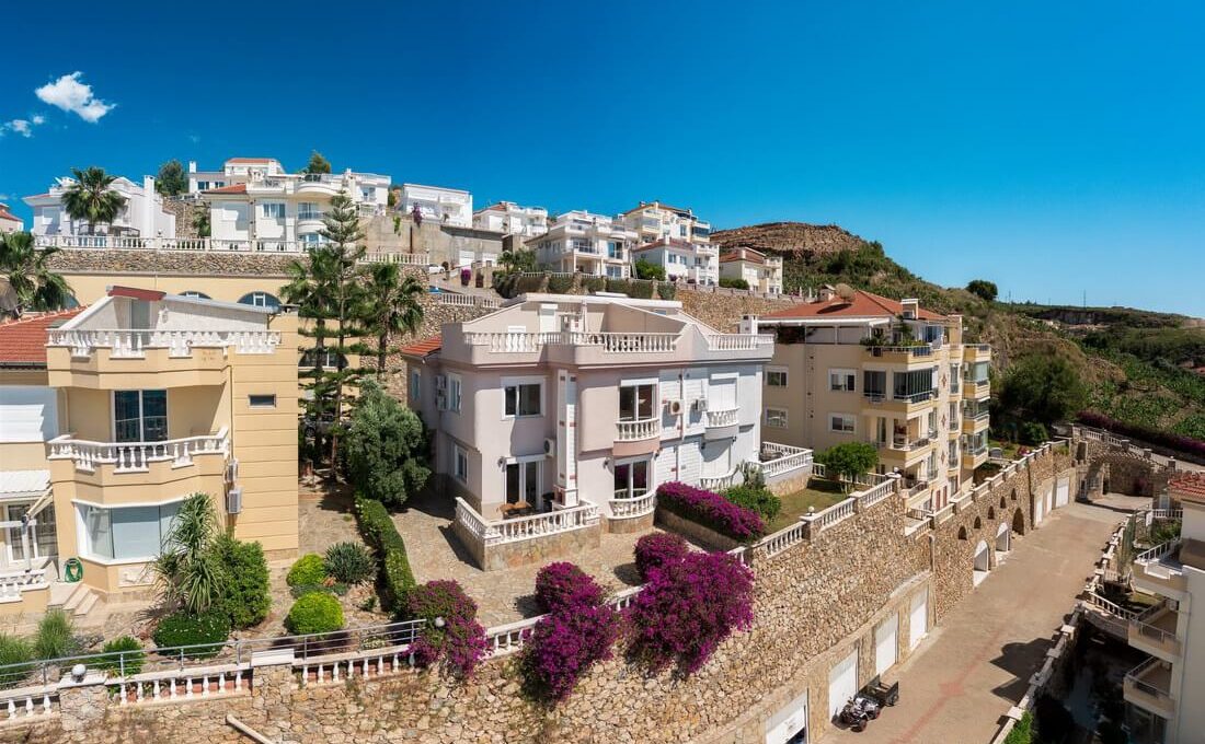 Sea View Villa with 3 bedrooms in KARGICAK Alanya Turkey