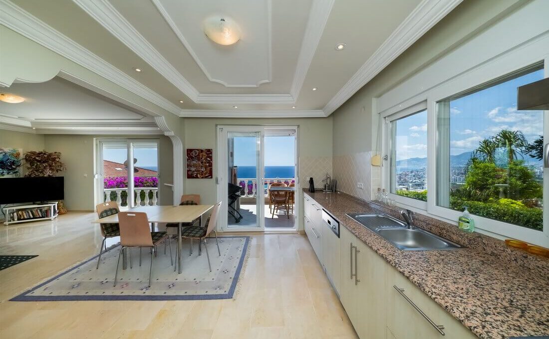 Sea View Villa with 3 bedrooms in KARGICAK Alanya Turkey