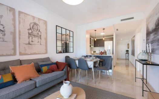 3 Room Apartment in Small Oasis, La Duquesa, MANILVA, Costa del Sol, Spain