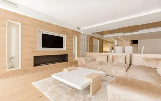 4 Room Apartment on Ground Floor in PUERTO BANÙS, Marbella, Costa del Sol, Spain