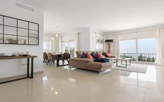 Luxury 5 Room Sea View Villa with Private Pool in LA PALOMA, Manilva, Costa del Sol, Spain