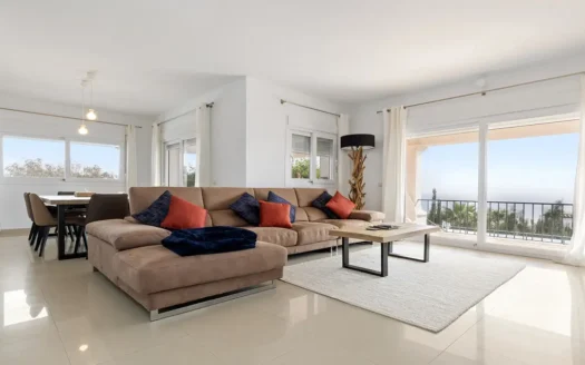 Luxury 5 Room Sea View Villa with Private Pool in LA PALOMA, Manilva, Costa del Sol, Spain