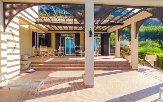 Sea View Villa with Infinity Pool in CATALKOY Kyrenia North Cyprus for Sale