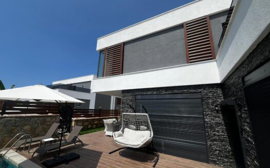 Furnished 4 Room Villa with private Pool in INCEKUM Alanya Turkey for Sale
