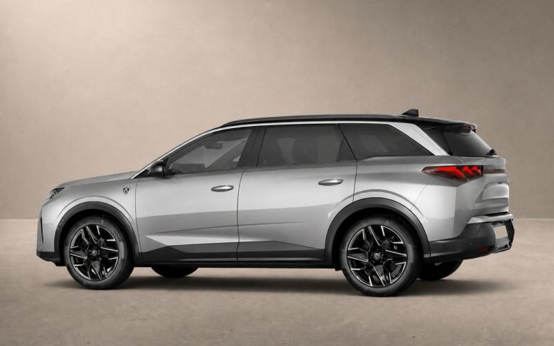 Peugeot 5008 Side View