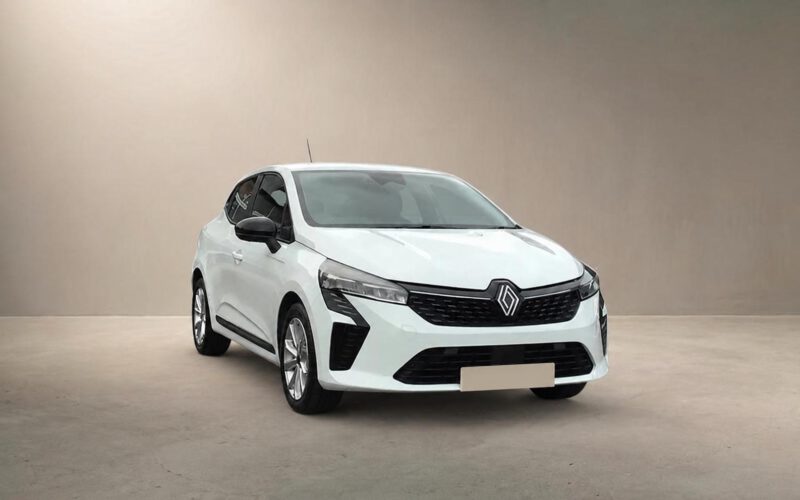 Renault Clio Evolution Front Side View