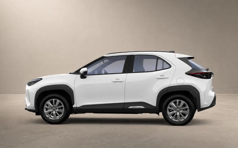 Toyota Yaris Cross 2022 side view left