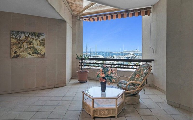 Sea View Apartment on the Paseo Marítimo in PALMA de MALLORCA Spain