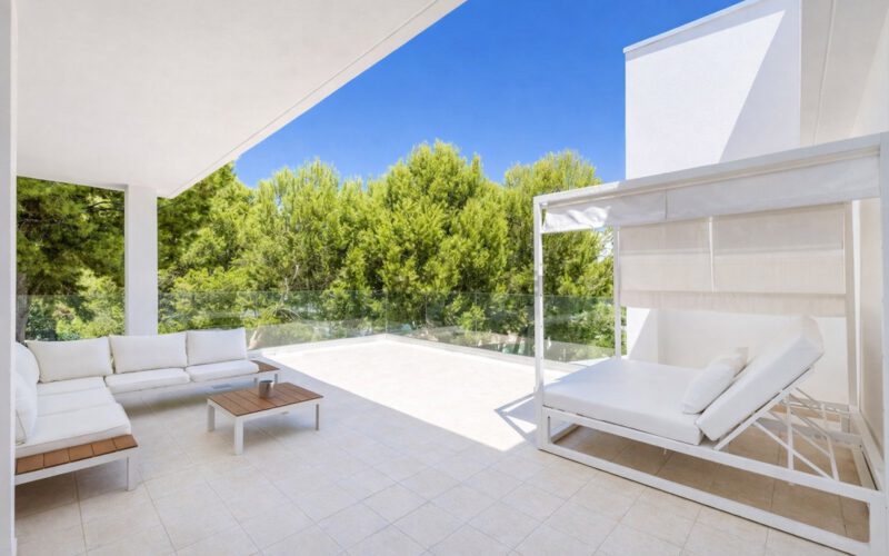 3 Bedroom Penthouse in Palmanova MALLORCA Spain